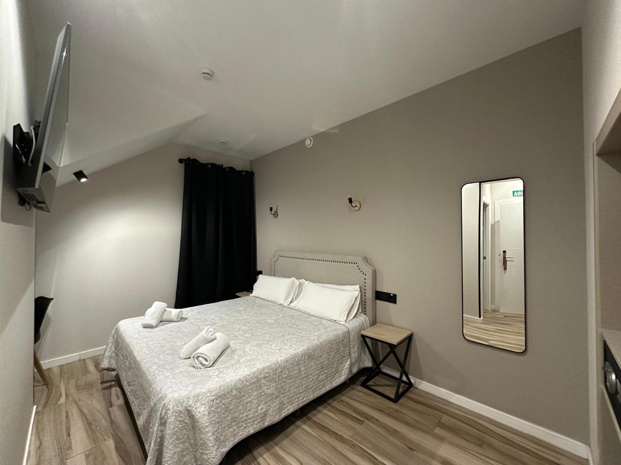 Cc Opera Guest house *